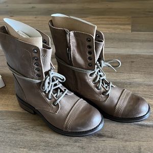 Steve Madden Troopa Boots stone color 8